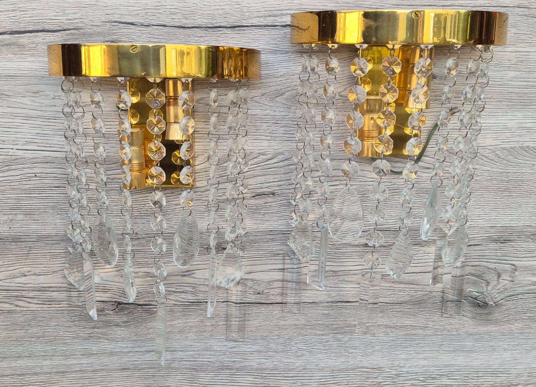 Lampade: 2 schöne Messing Wandleuchtem mit Glaskristallen – Usato da Neerach venduto da sillis