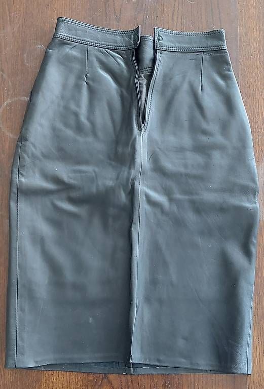 Gonne: Jupe en cuir vintage "Swiss Leather Diffusion", taille 36... – Usato da Courtelary venduto da Chauvesouris 3