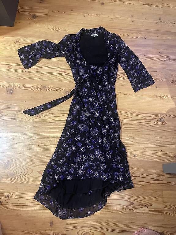 Vestiti: Ganni Kleid Gr34 – Usato da Triesenberg venduto da han_v9vp