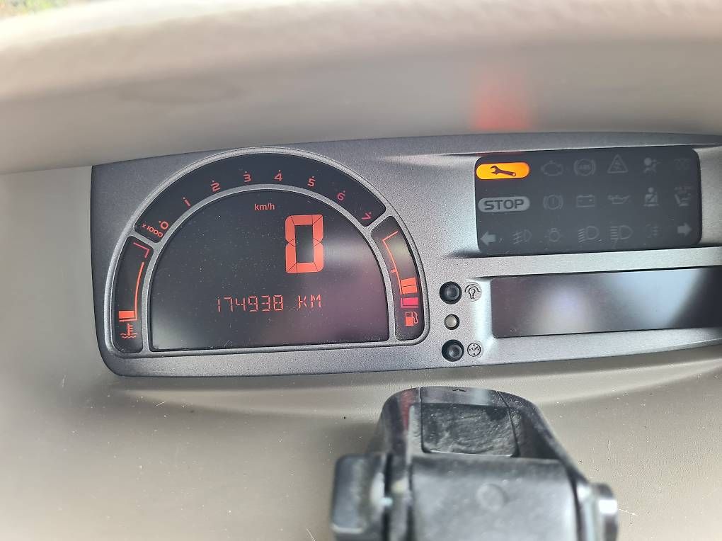 Autos: Renaul Modus 1.6 16v – D'occasion à Aranno par pao_rx8d 2