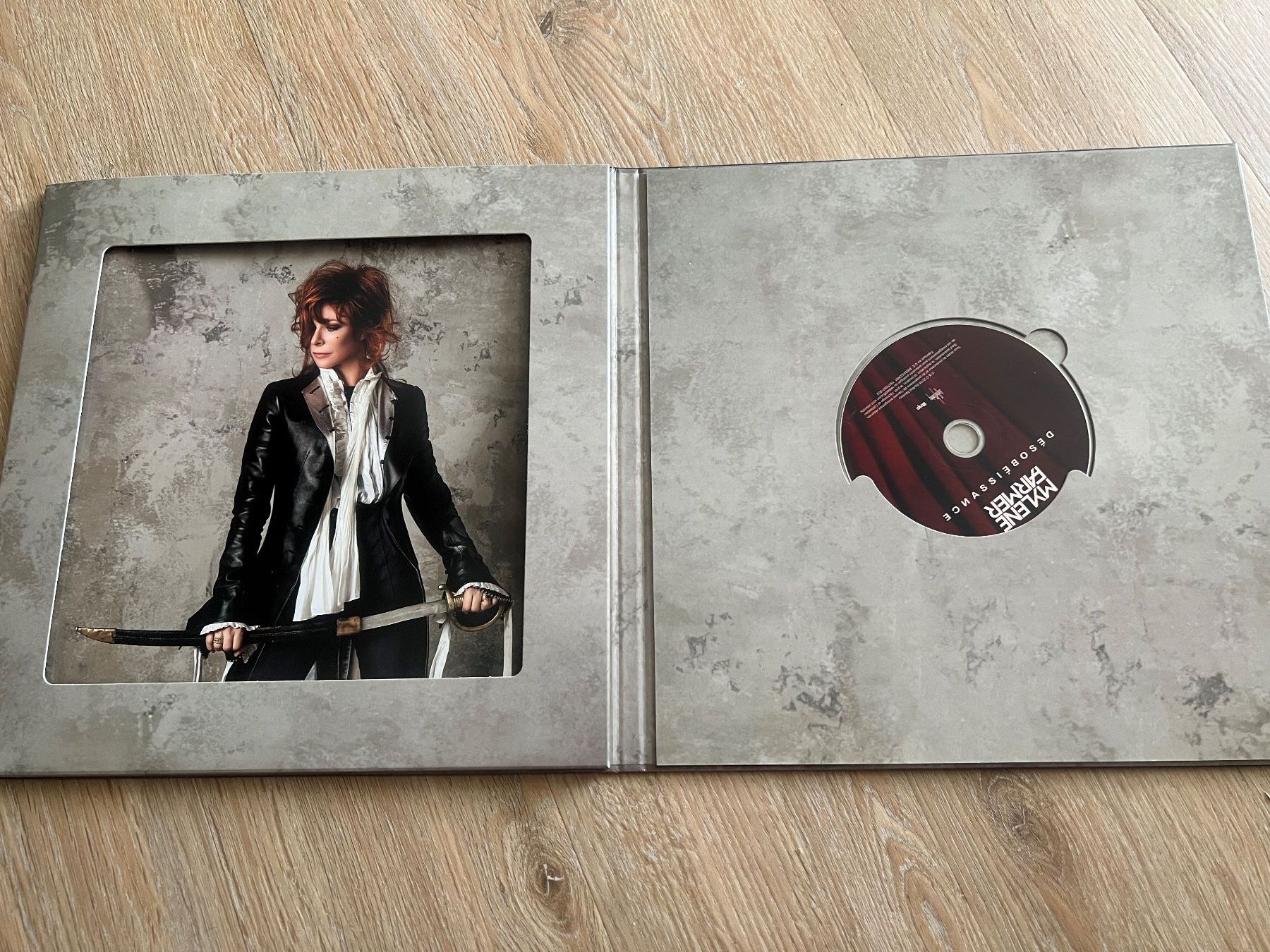 CD: Mylène Farmer Désobéissance CD Ed. Collector im GROSSFORMAT – Usato da Würenlingen venduto da belladona 2