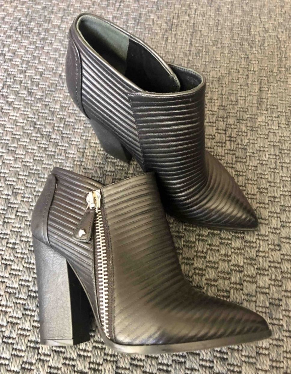 Scarpe da donna: GREYMER Bikerboots, Gr. 36,5 – Nuovo (secondo la descrizione) da Zürich venduto da CamillePatthey 1