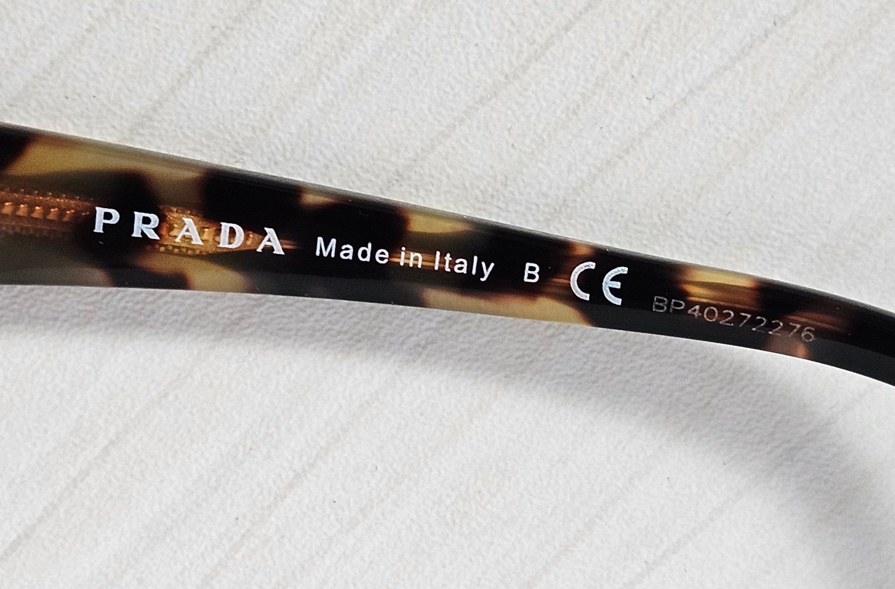 Prada Occhiali & Lenti: Lunettes de soleil Prada Catwalk SPR 22V – Usato da Biel/Bienne venduto da ypsillon 5
