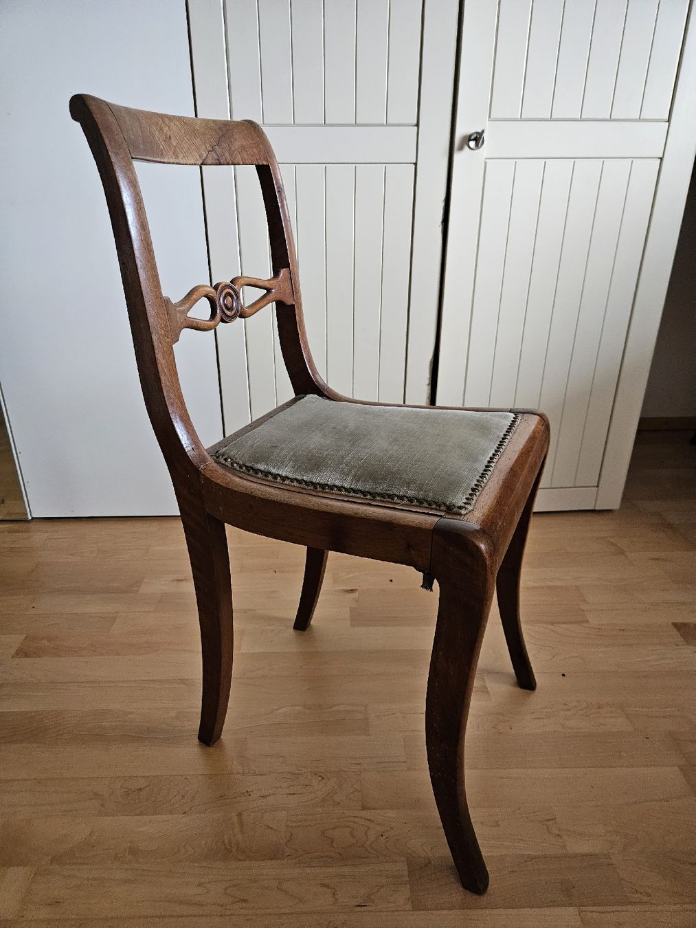 Stühle: Antiker Biedermeier Stuhl – Gebraucht aus Zürich von Pazzenreich 1