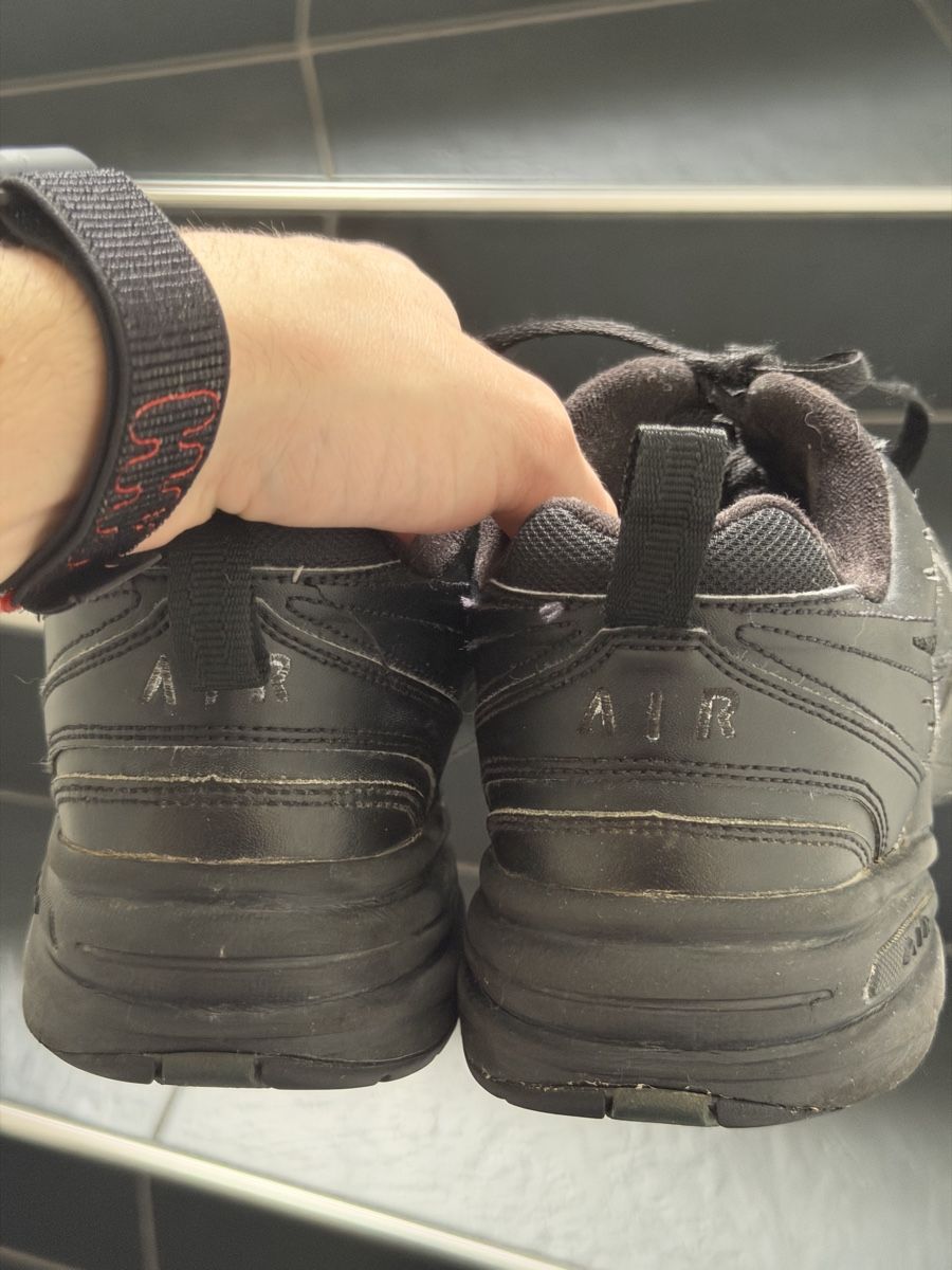 Nike Herrenschuhe: Nike Air Monarch IV black – Gebraucht aus Boudry von LuigiLoot 2
