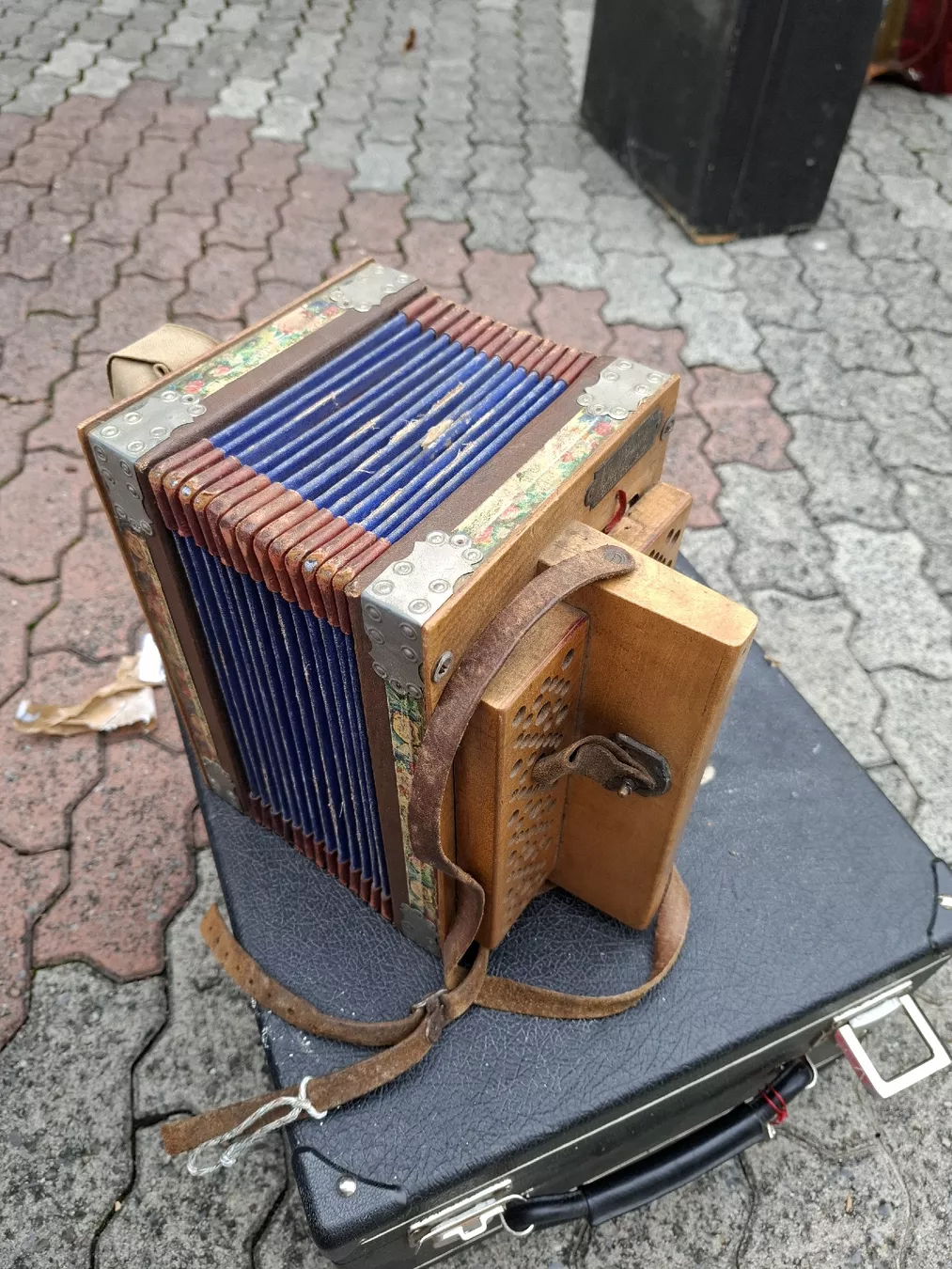 Strumenti musicali: schwyzerorgeli – Usato da Villeneuve venduto da BibiVintage 4