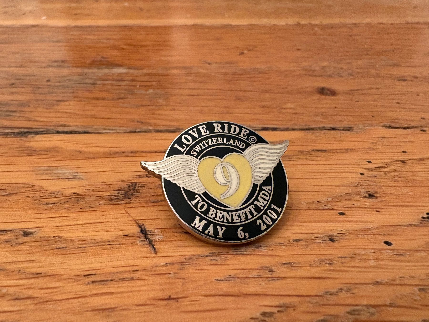 Placchette & Badge: Love Ride Pin - Nr.9 – Usato da Heimiswil venduto da Lebensarchitekt