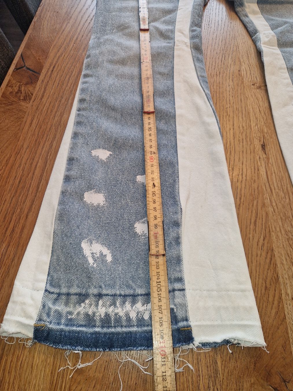 Jeans: Stylische Jeans mit Seitenstreifen – Neu und originalverpackt aus Gwatt (Thun) von Letzte-Chance-III 6