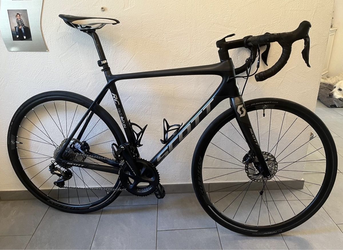Scott Biciclette: Scott Rennrad Addict RC 15 Disc Carbon – Usato da Alpnachstad venduto da Kingpython