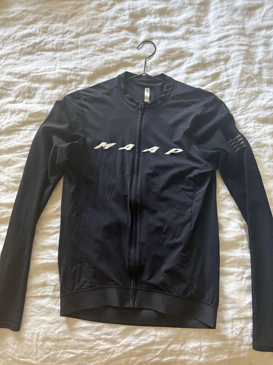 Canottiere & Pantaloni: Maap Longsleeve Jersey - schwarz - XL – Nuovo (secondo la descrizione) da Bern venduto da sam_c78d