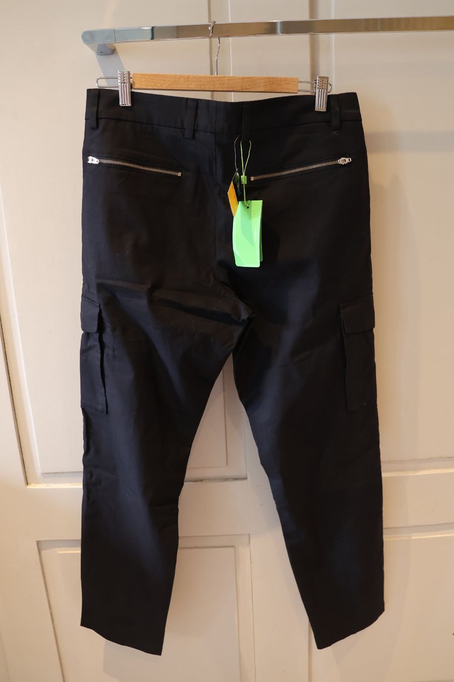 Hugo Boss Pantaloni: Hugo Boss Cargo-Hose schwarz – Usato da Winterthur venduto da jul_v9wx 3