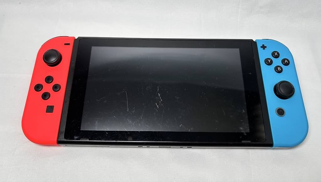Nintendo Console: Nintendo Switch Console - Perfettamente funzionante – Usato da Gordola venduto da kar_gy5g 1