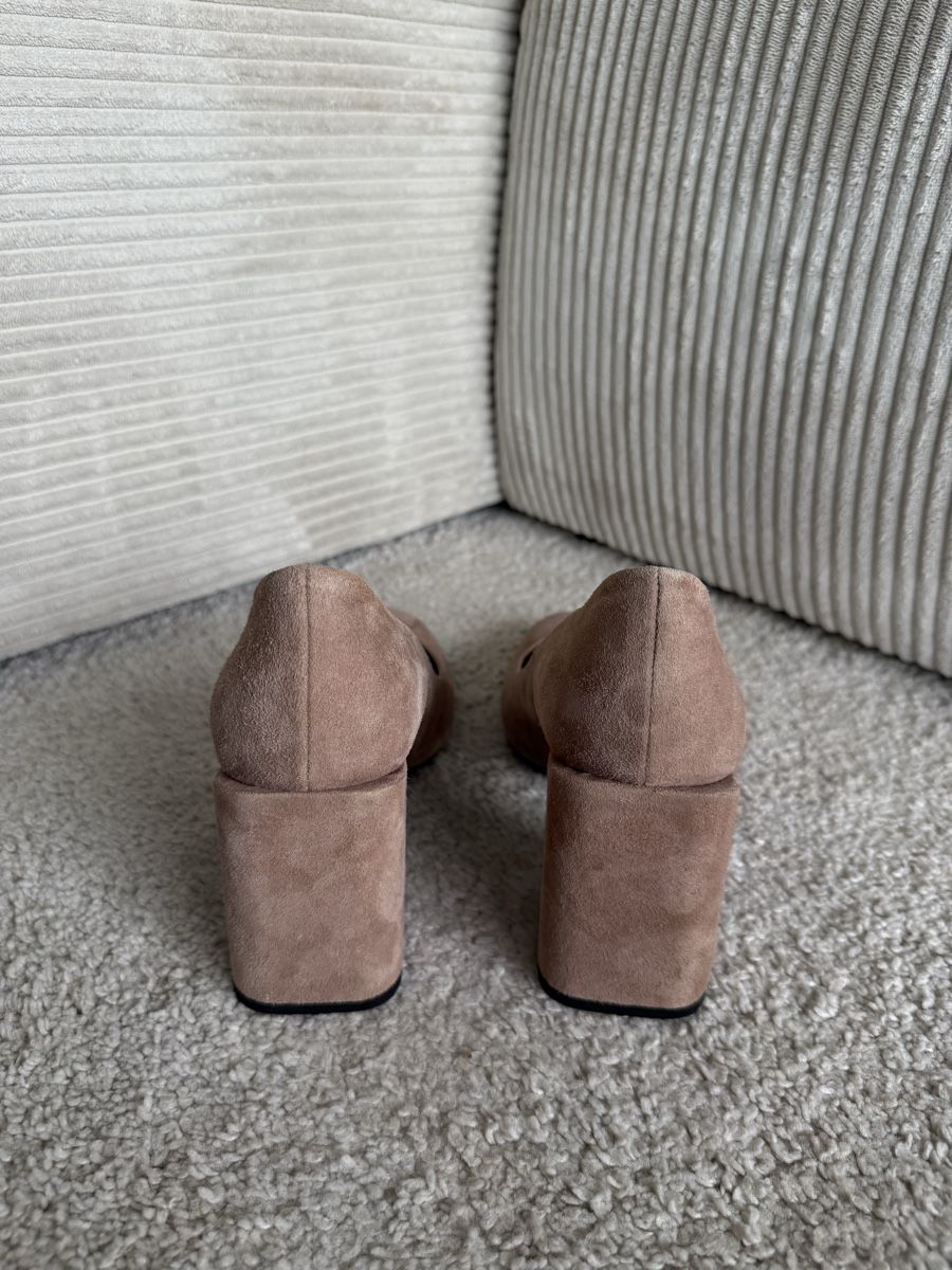 Furla Scarpe da donna: Wunderschöne Wildleder Furla Pumps Gr. 38 – Nuovo (secondo la descrizione) da Pontresina venduto da Dolly14 3