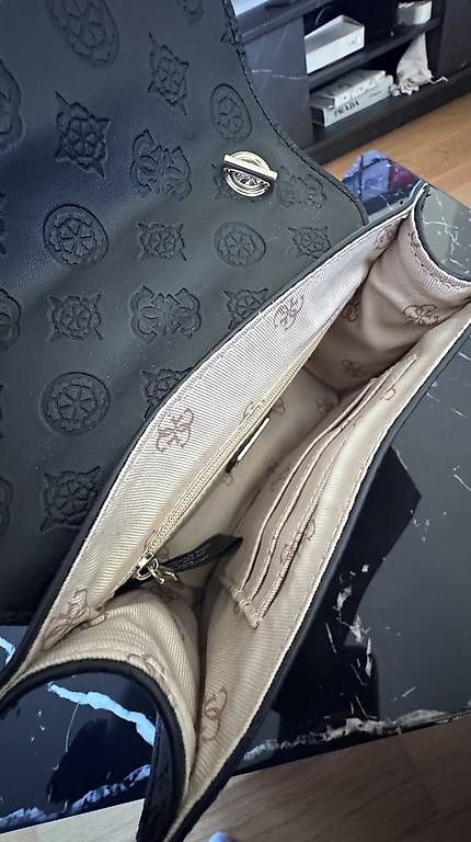 Borse da donna: Guess Handtasche klein – Nuovo e nell'imballaggio originale da Hirzel venduto da TargatoNA 1