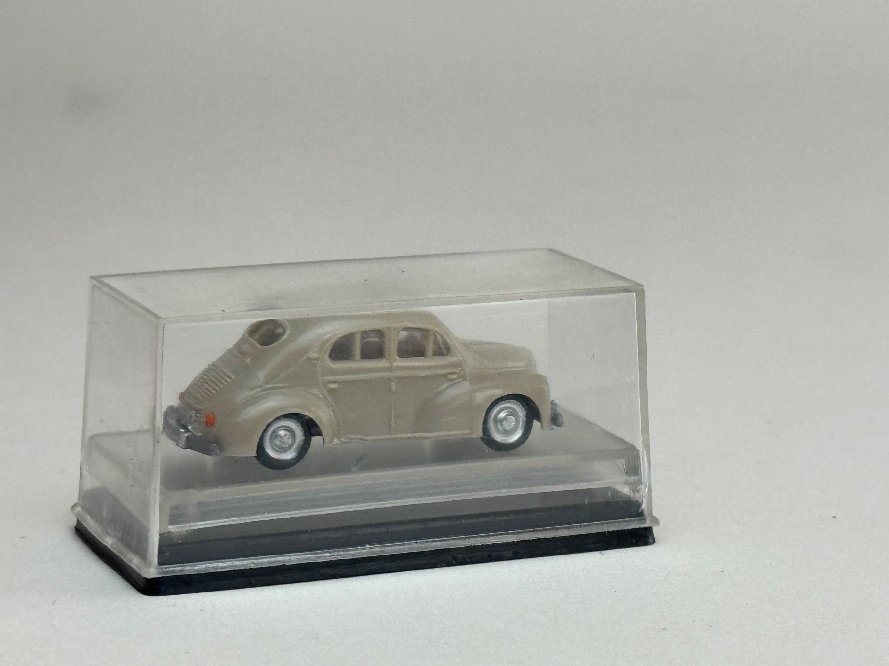 Eko Modellini d'auto: CH- EKO Renault 4/4 graubeige Nr. 2005 – Usato da Elm venduto da Wikmtz 1
