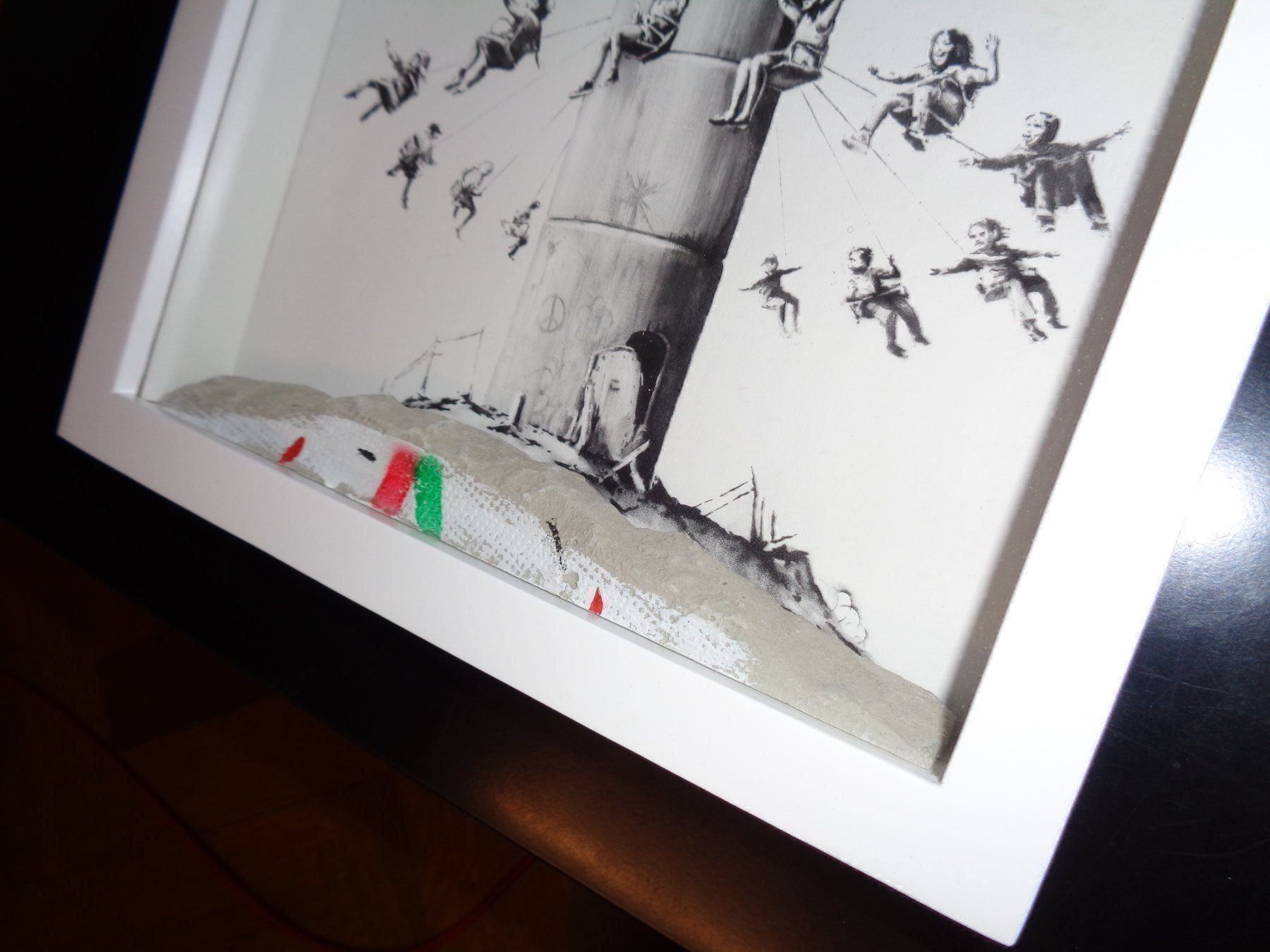 Sculture & Statue: Banksy Hotel Box Multiple Handarbeit – Usato da Welschenrohr venduto da Regool 1