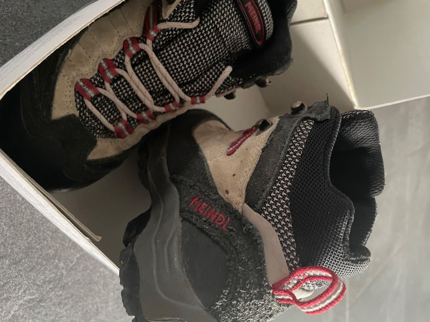 Meindl Scarpe da uomo: Wanderschuhe Meindl Junior Grösse 28 – Usato da Langwiesen venduto da molegra 2