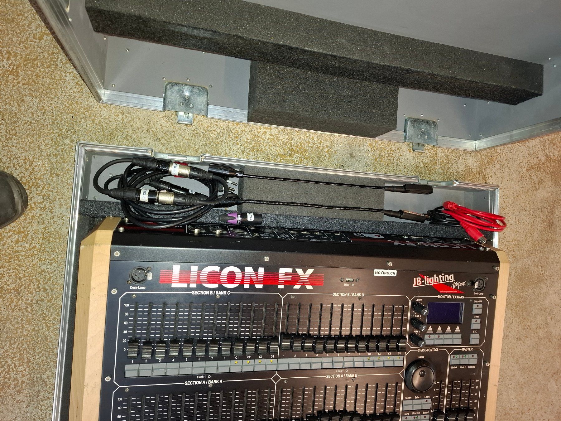 Console di mixaggio: JB Lighting Licon FX Lichtpult inklusive Case – Usato da St. Gallen venduto da moving_st.gallen 3