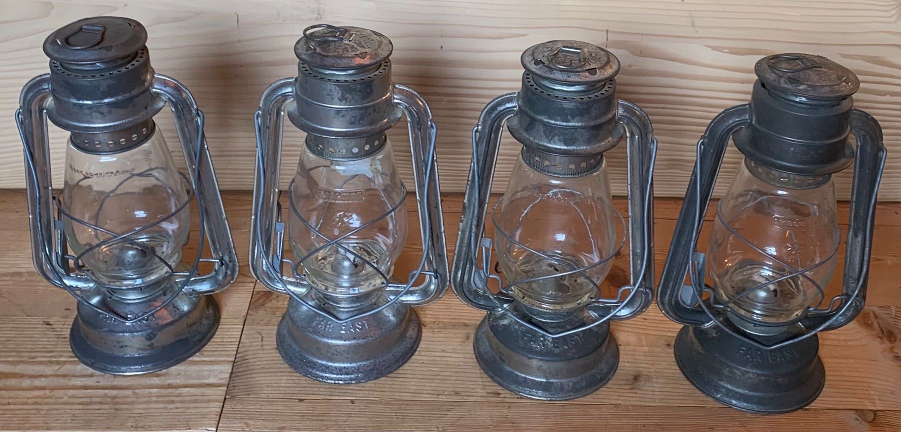 Lampes & Eclairage: 4 Petrollaternen Chalwyn der CH Armee – D'occasion à Goldingen par Bergler012 2