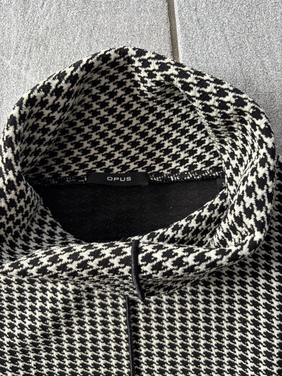 Opus Maglioni & Felpe: Opus Strickpulli Hahnentrittmuster Schwarz-Weiss Top Zustand – Nuovo (secondo la descrizione) da Busswil BE venduto da Hamdulilla 1