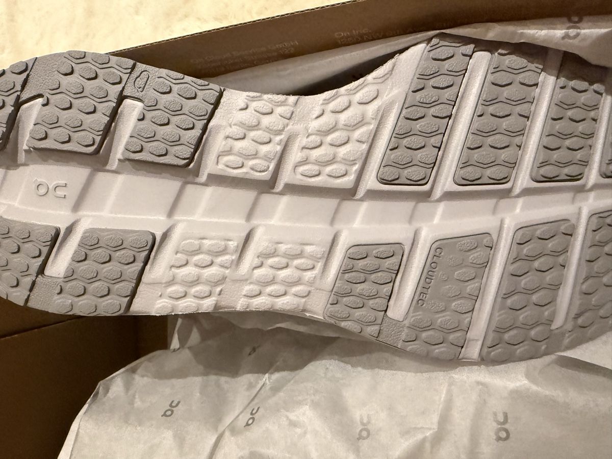 On Scarpe da uomo: On Cloudrunner statt 220.- nur 144.- – Nuovo e nell'imballaggio originale da Zürich venduto da Sebi.063 4