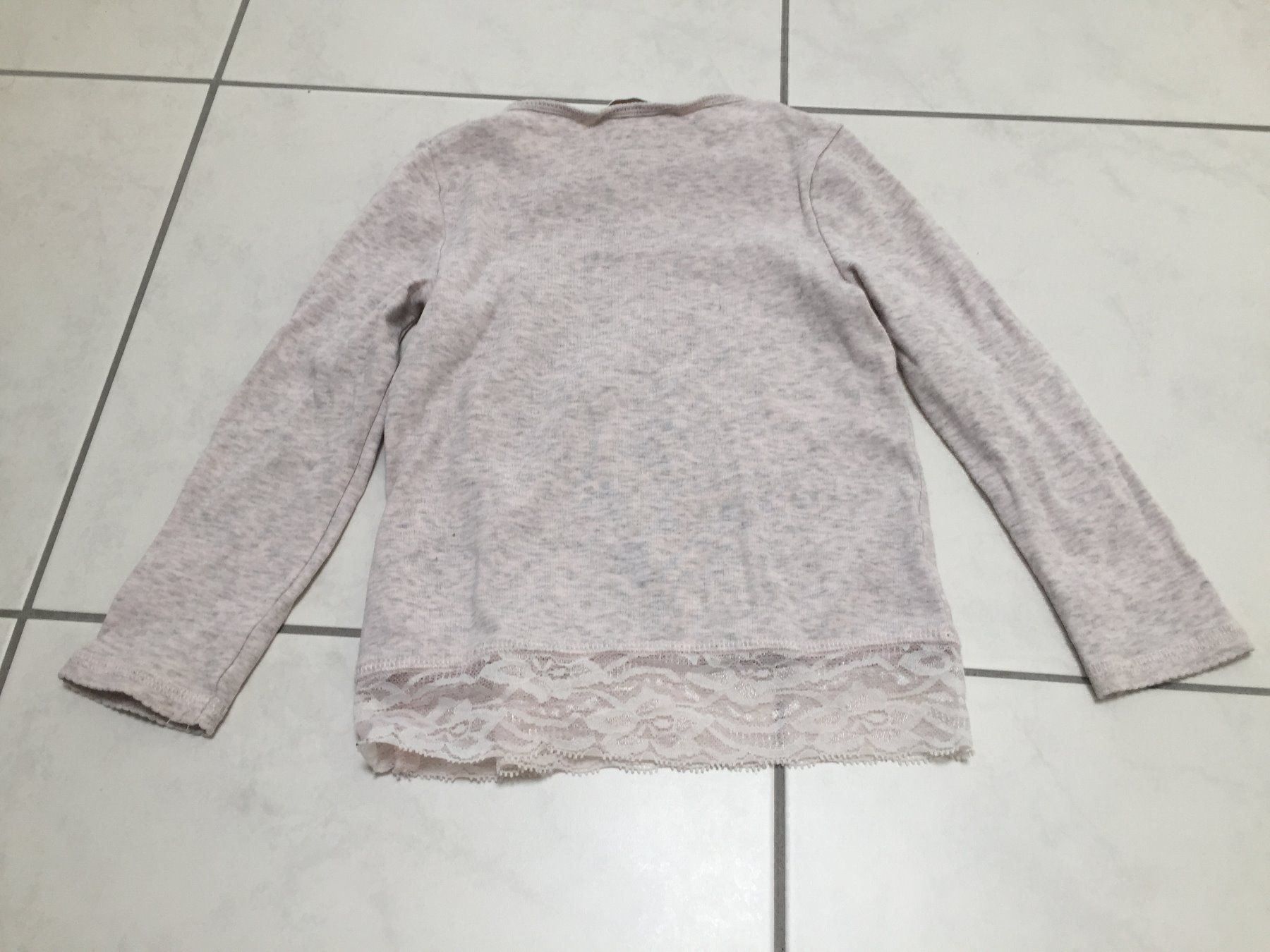 Camicette, T-shirt & Top: T-Shirt langarm mit Spitzenabschluss – Usato da Muttenz venduto da Juvenile33 3