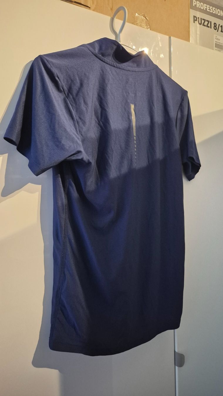 Asics T-shirt: Asics Lauftschirt – Usato da Regensdorf venduto da fjuzl 1