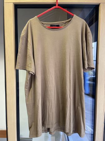T-shirt Zara beige pour homme taille M bon état