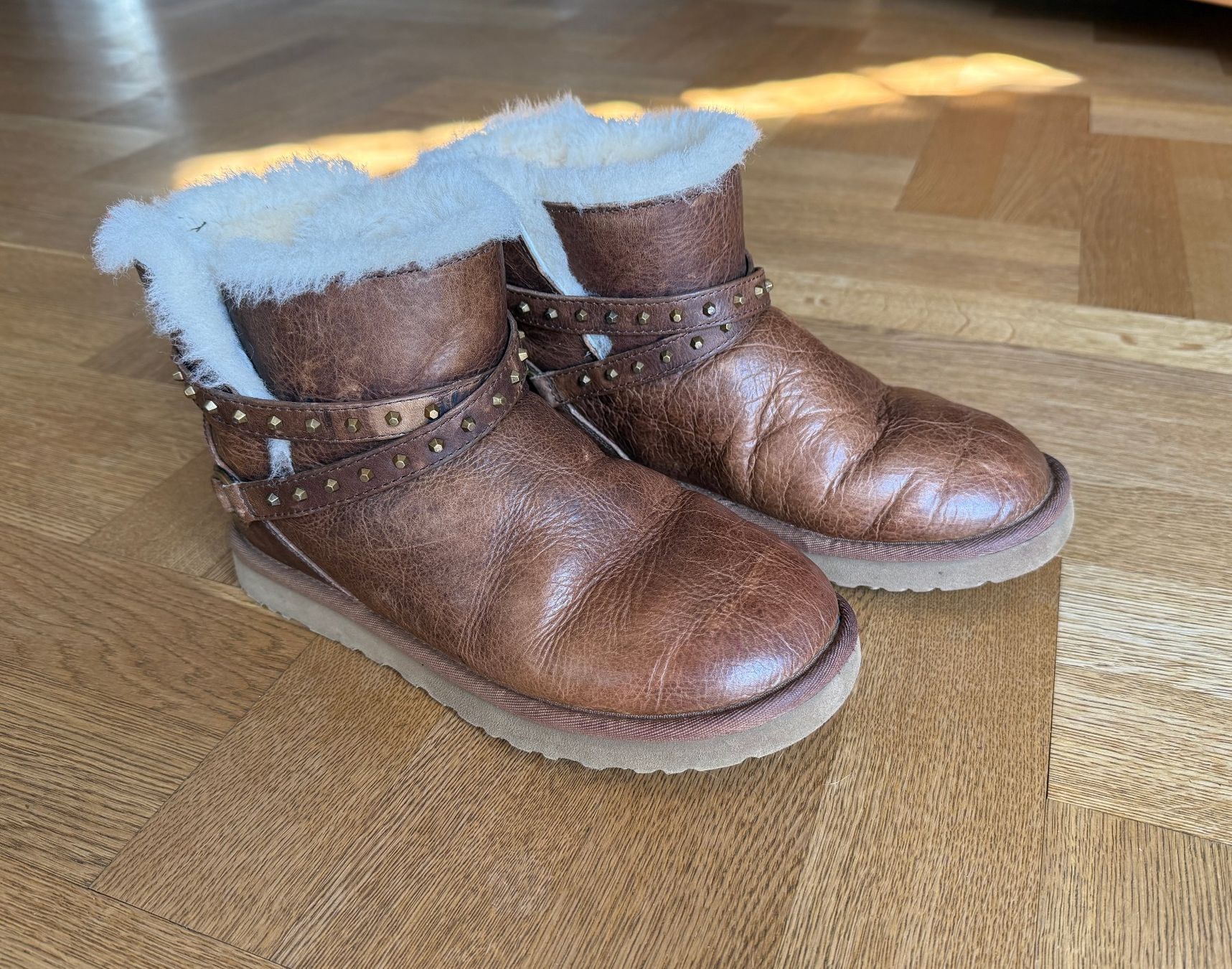 Ugg Scarpe da donna: UGG EMERSON Leather Boots 38 – Usato da Bern venduto da Cremaster01 3