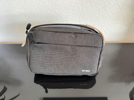 Wiwi Universal Phone Organizer