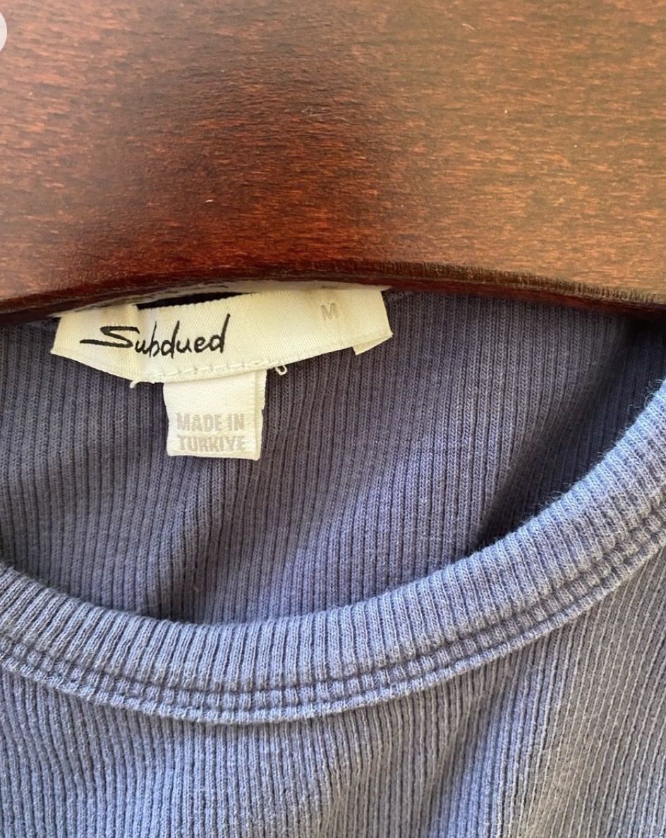 Top: Subdued Top, Lila, Grösse M – Nuovo (secondo la descrizione) da Bülach venduto da noe_zsg8 2