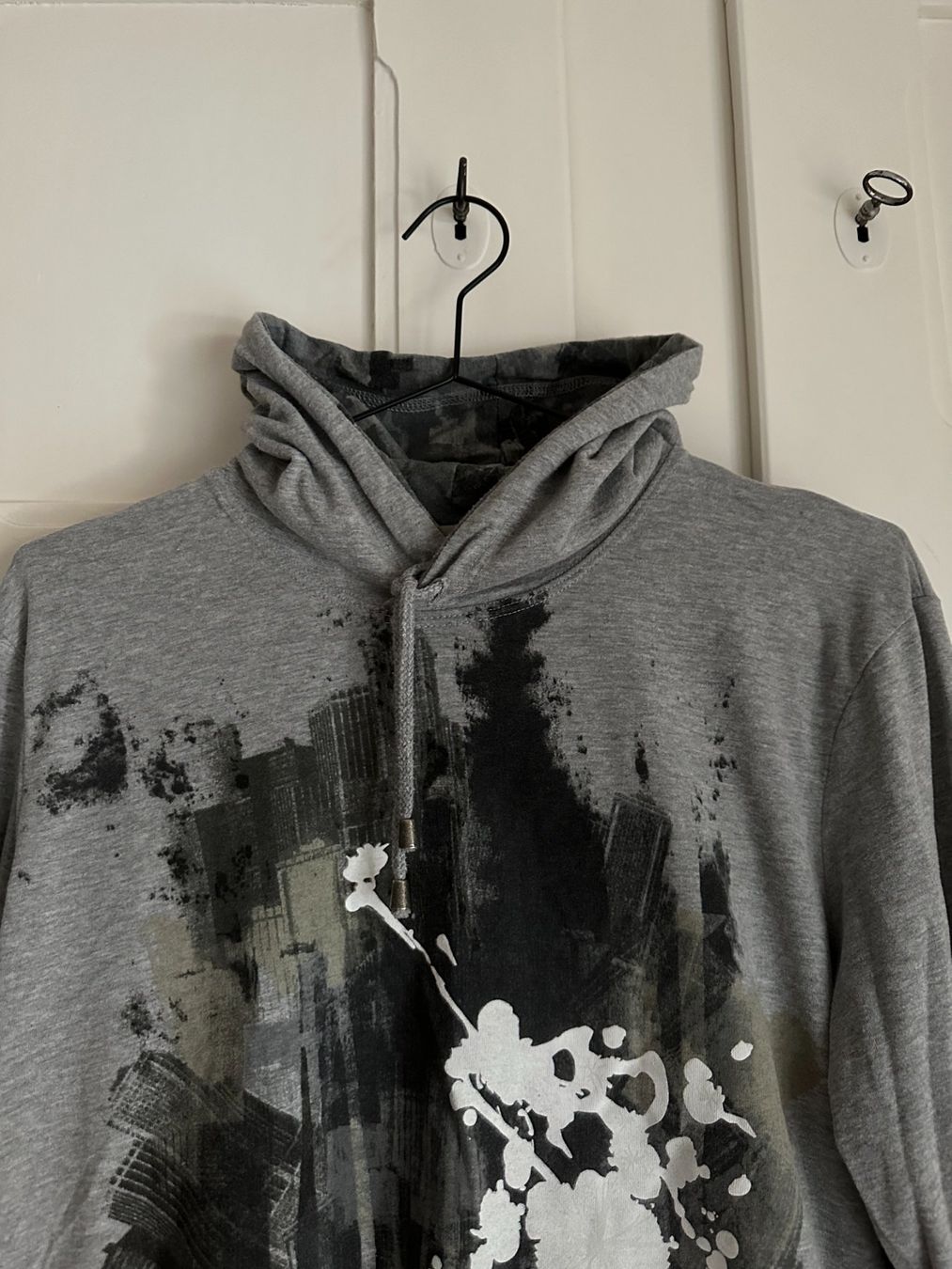 Maglioni & Felpe: FUGA - Hoodie Pullover hellgrau M – Usato da Zürich venduto da Diazaio 1