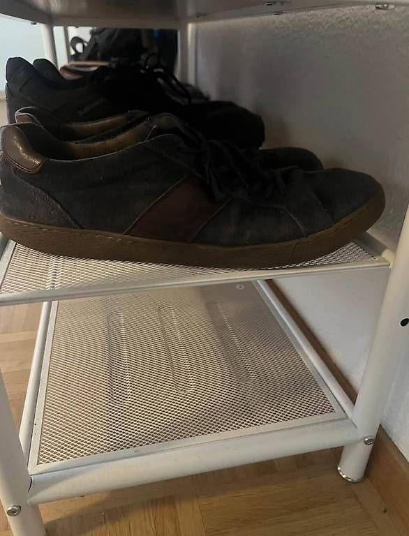 Guardaroba: Garderobe – Usato da Bern venduto da Kampfus 4