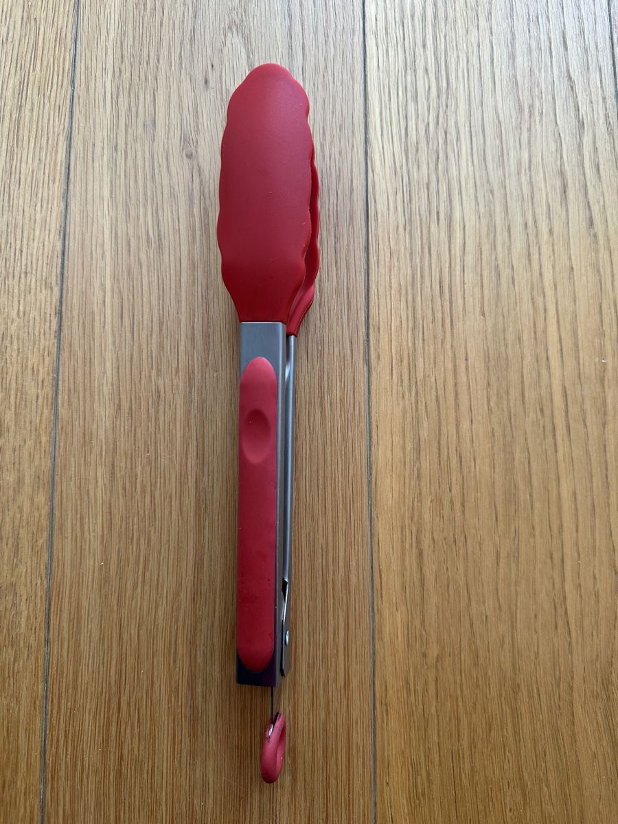Küchengeräte: Red Silicone & Stainless Steel Tongs – Gebraucht aus Gattikon von Sarahs_Schatzkammer 1