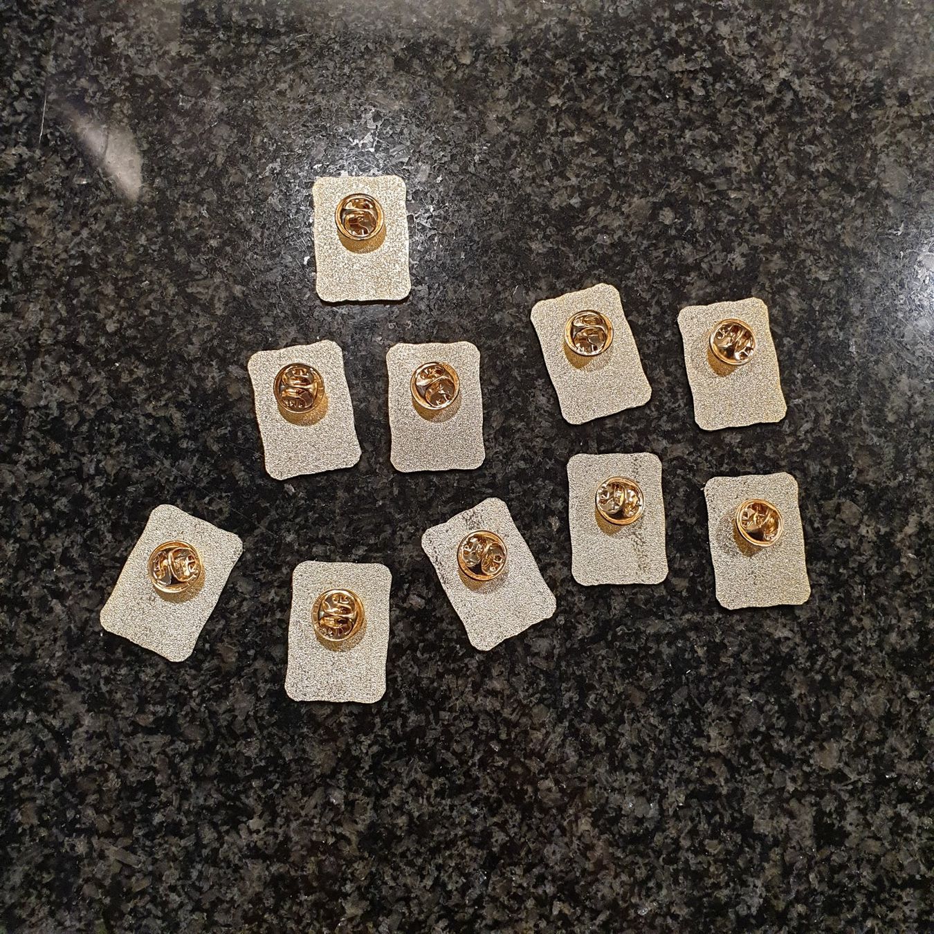 Spille & Fermagli: 10er Pin-Set "Tarotkarten", neu & unbenutzt – Nuovo (secondo la descrizione) da Neuendorf venduto da DeSiriA 1