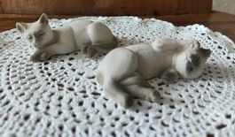Zwei Siamkatzenfiguren aus Keramik 