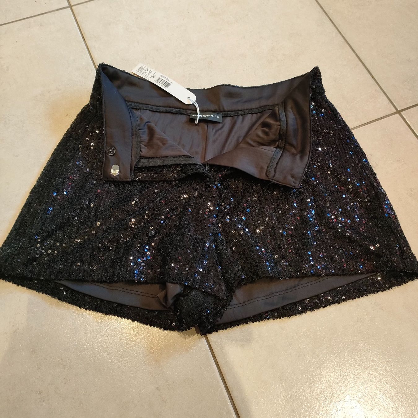 Tally Weijl Lotti di vestiti: Kurzhosen mit Oberteil NEU!!! – Nuovo e nell'imballaggio originale da Adelboden venduto da Lammhult 2