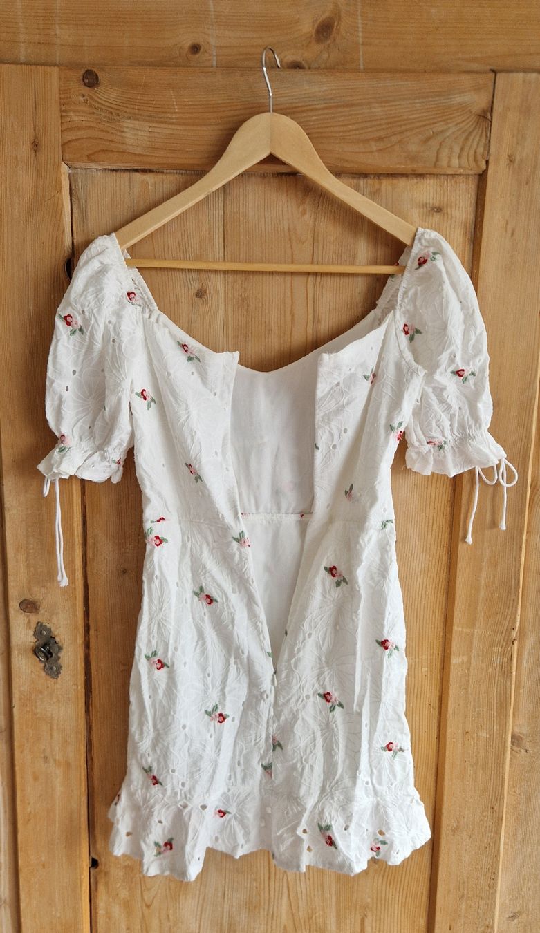 Kleider: Kleid weiss bestickt Grösse 34 Neuwertig  – Neu (gemäss Beschreibung) aus Winterthur von kate_24 2