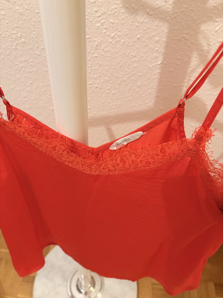 Top: Haut avec dentelle en satin – Nuovo (secondo la descrizione) da Chêne-Bougeries venduto da bru_bs9n 2