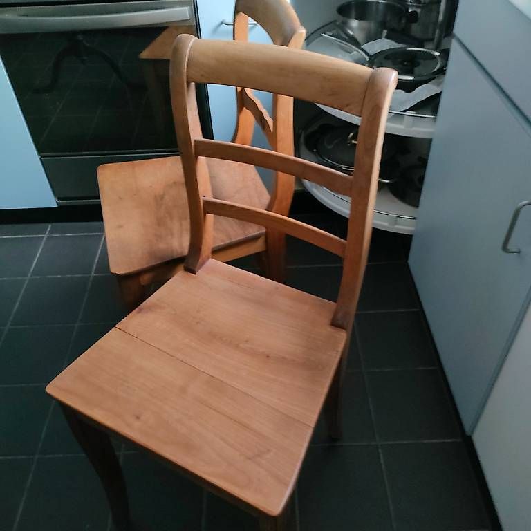 Stühle: 2 restaurierte Holzstühle – Gebraucht aus Zürich von Xendrin 3