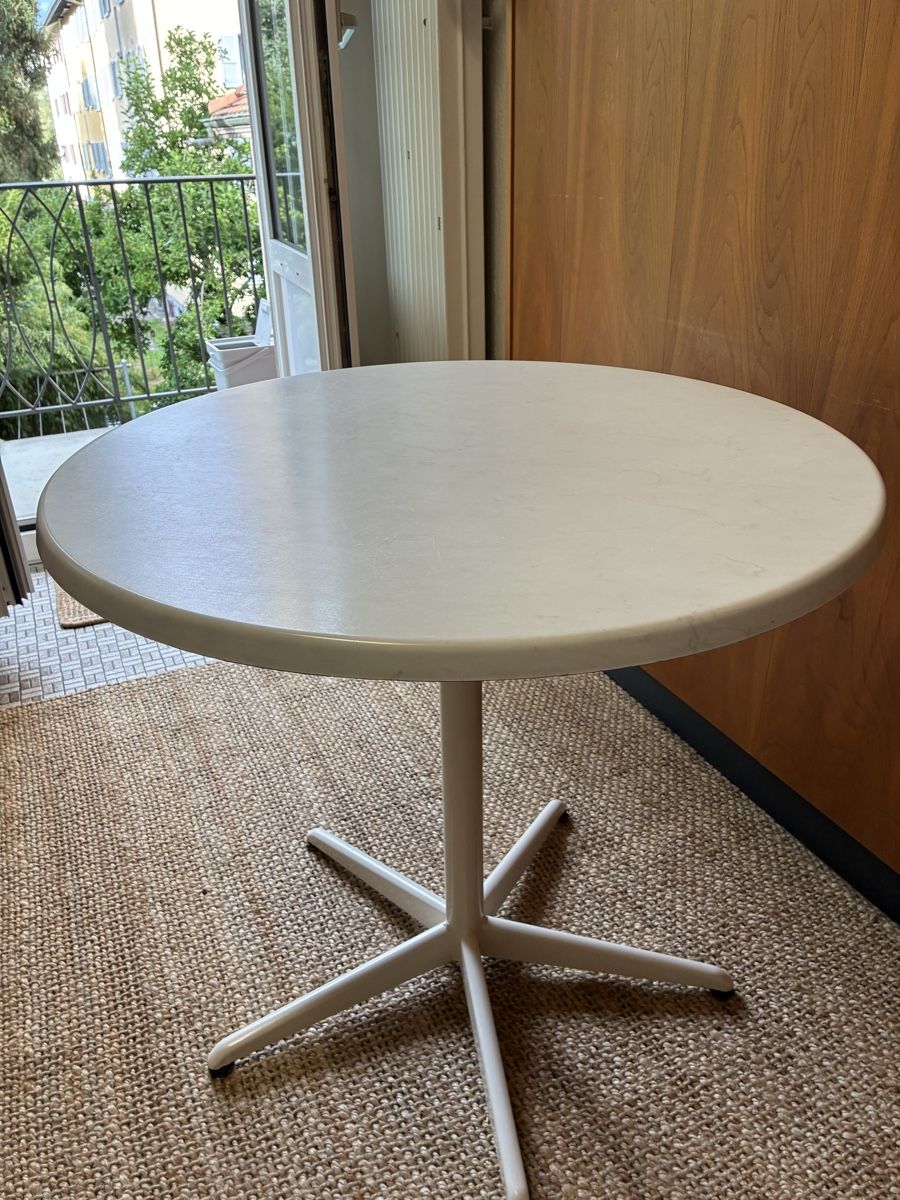 Tables: Runder Esstisch  – D'occasion à Bern par wisemagpie