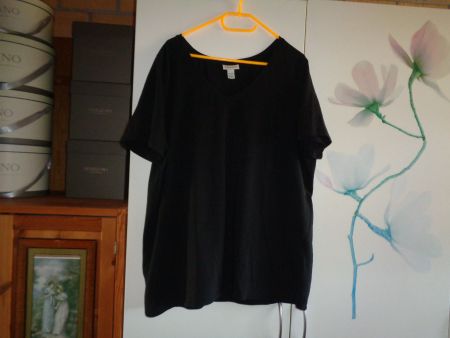 *** Shirt *** von bonprix / Seitenschlitze / Neuwertig