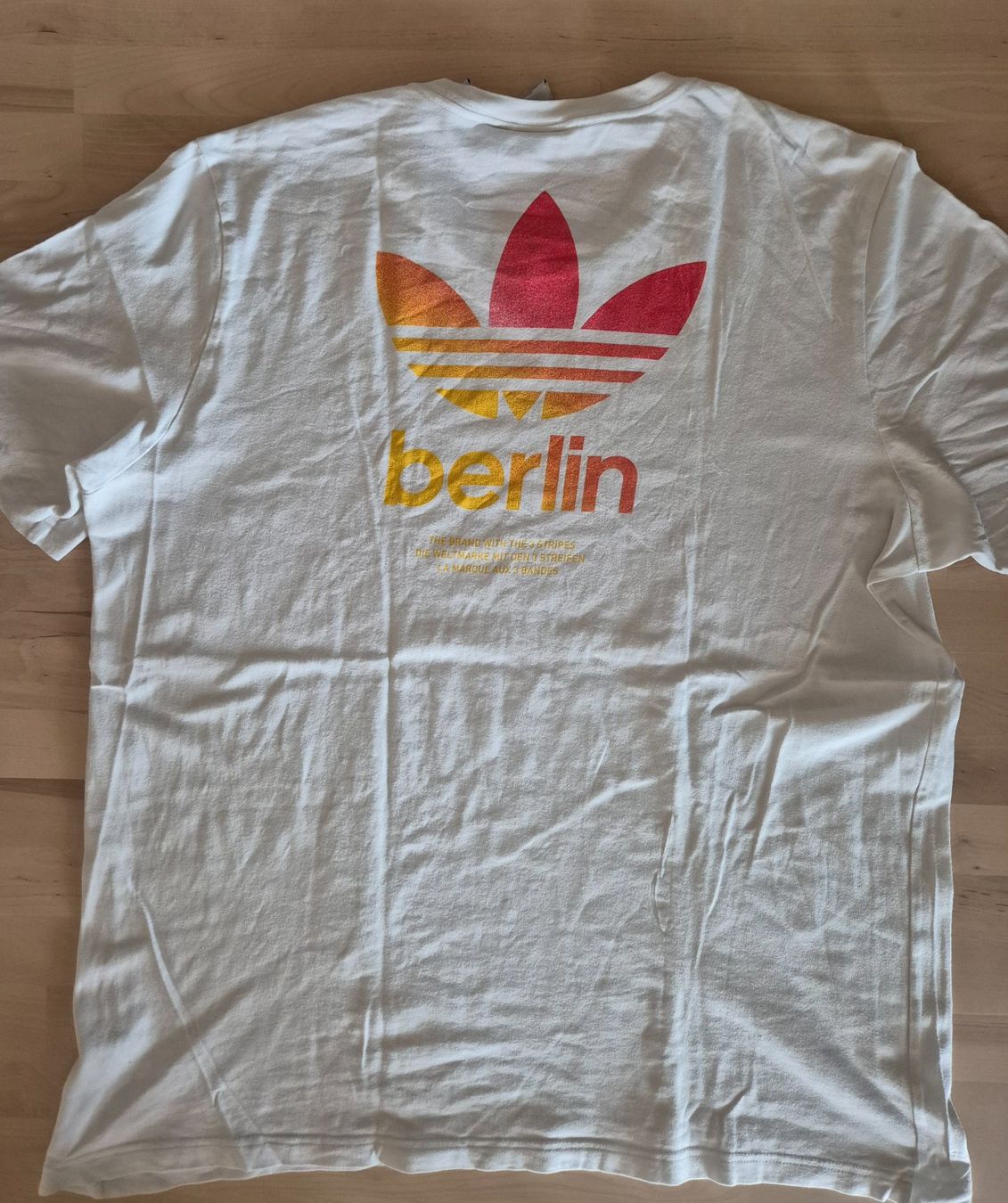 Adidas T-shirt: Adidas oversized T-Shirt "Berlin" – Usato da Trogen venduto da Monk3yWear 1