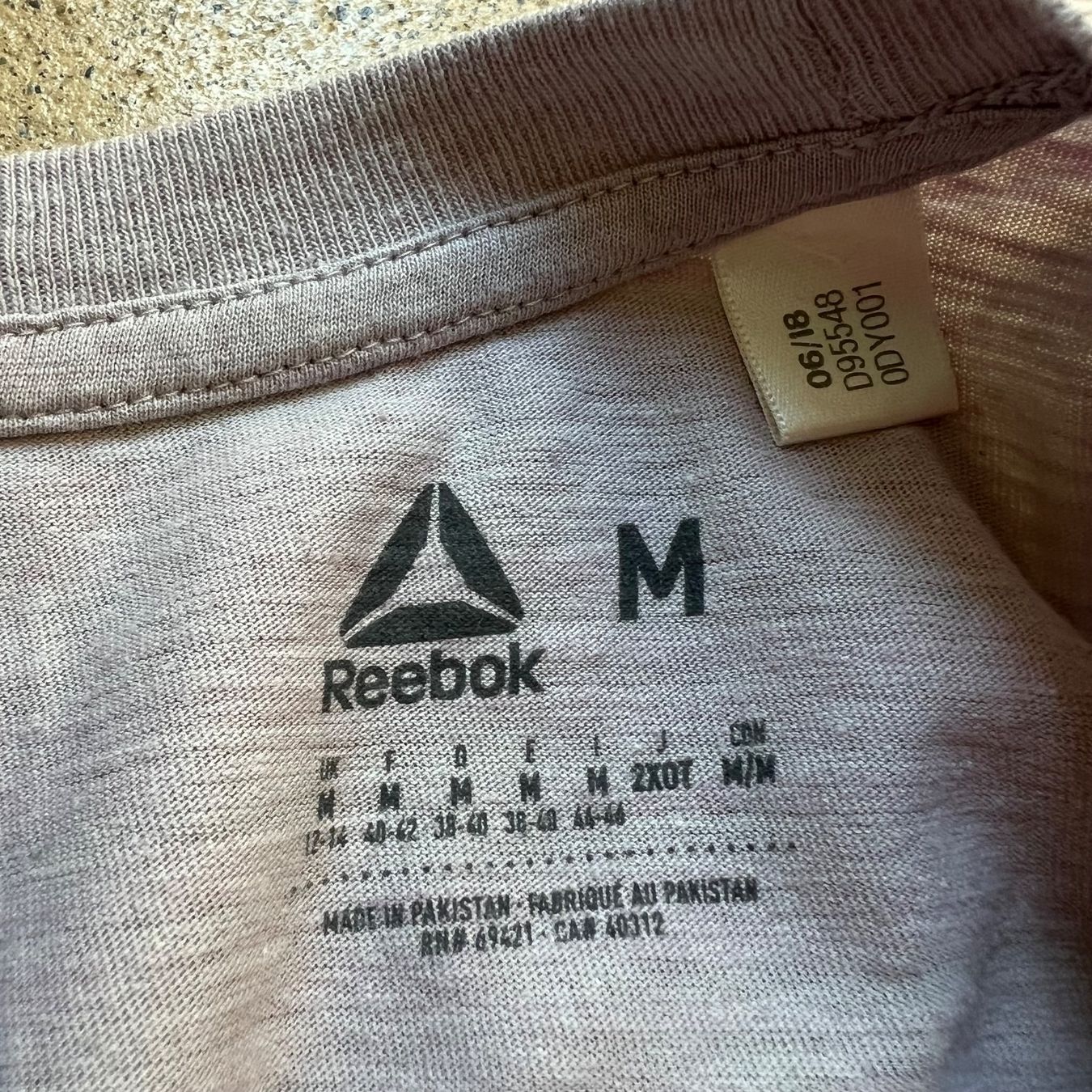 Reebok T-shirt: REEBOK T-Shirt – Usato da Zürich venduto da ClosetQueen 7