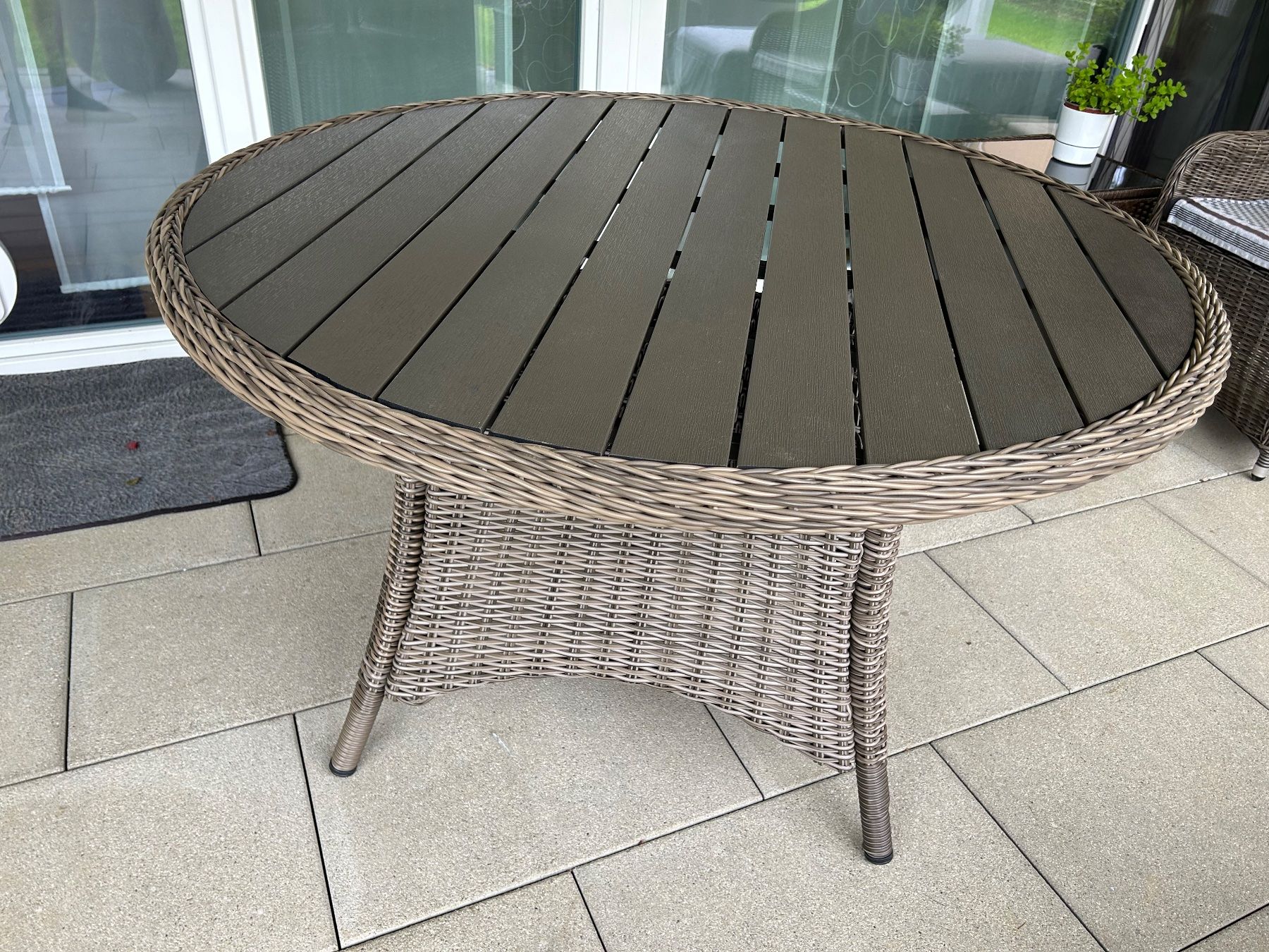 Tische: Gartentisch Rund Polyrattan 99.- – Neu (gemäss Beschreibung) aus Siebnen von  1