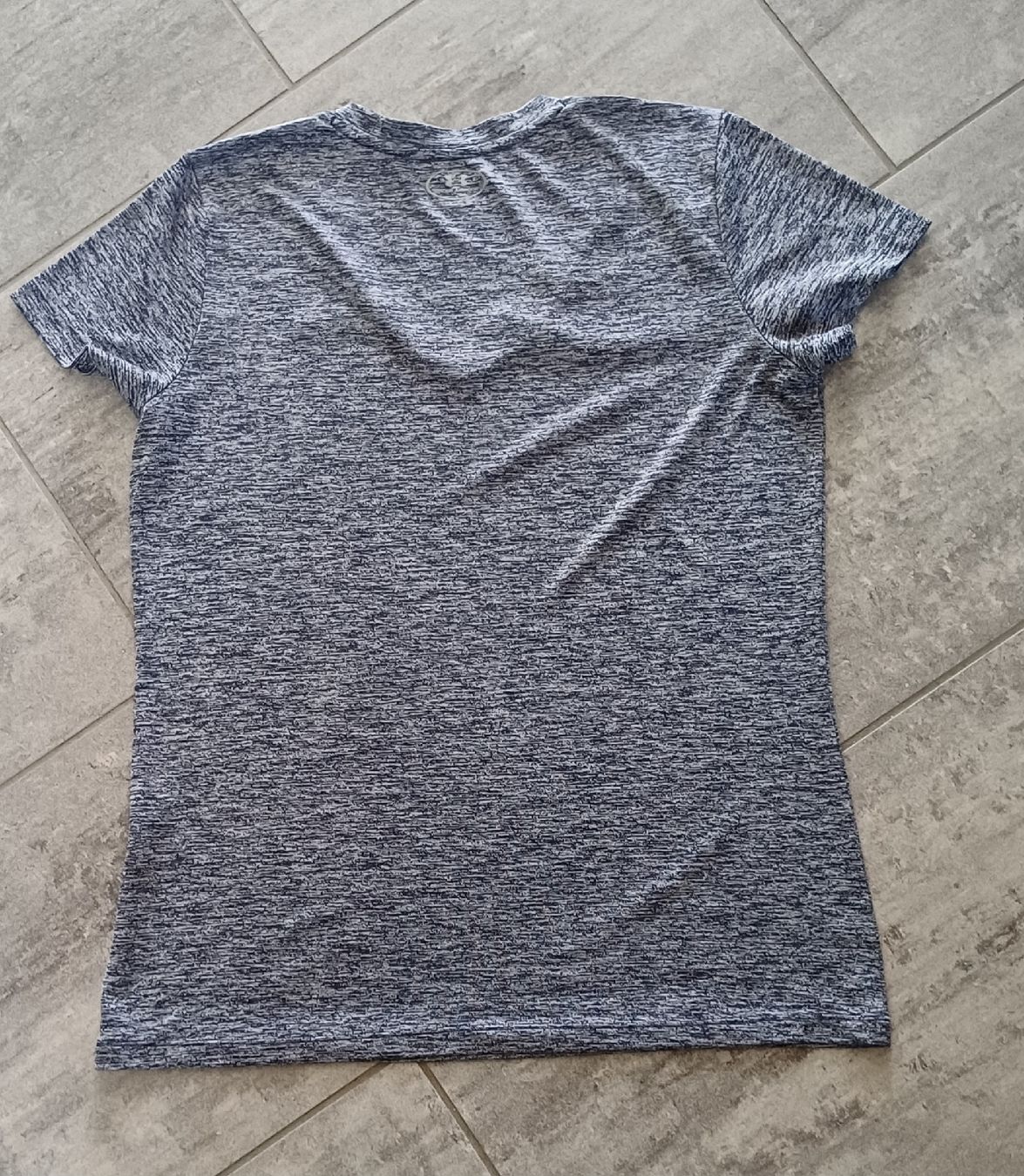 Under Armour T-shirt: Trainingsshirt 'Under Armour' ca. Gr. M  – Usato da Entlebuch venduto da Waldschratt65 3
