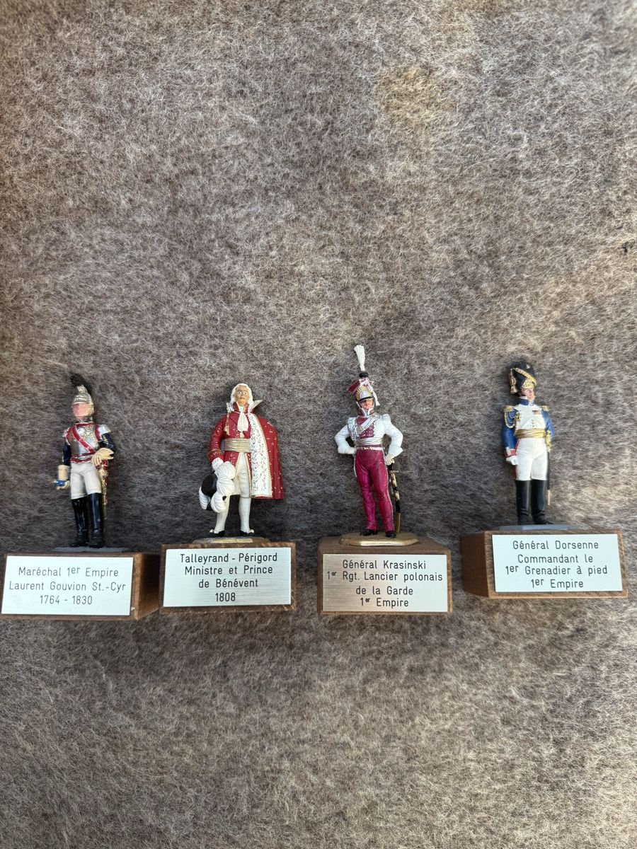 Statuette: 35 figurines historiques en métal – Usato da Fribourg venduto da Ardoffel 2