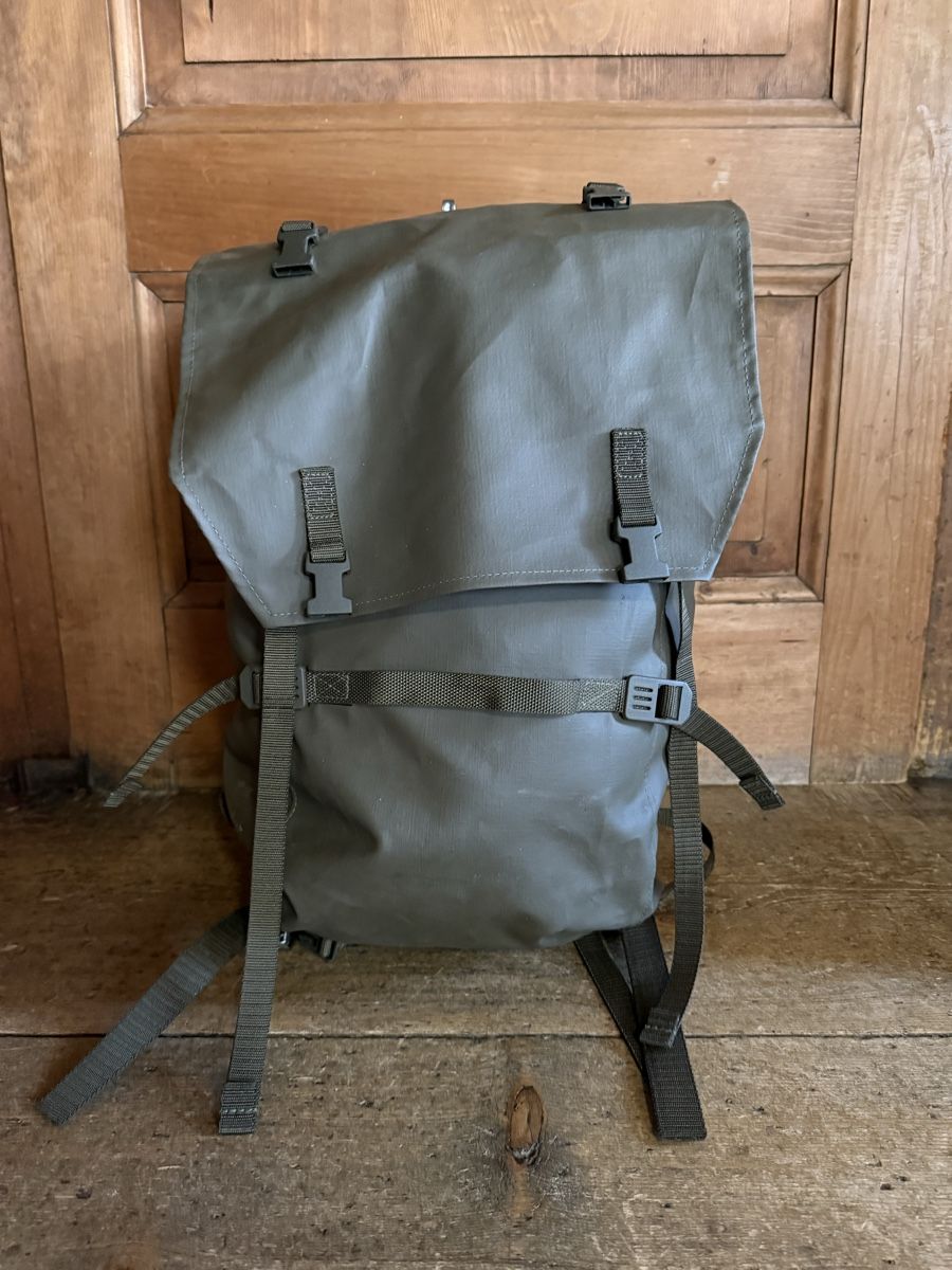 Armée suisse Sacs à dos: Schweizer Armee Militär Kampfrucksack 90 NEU  – Neuf (Voir description) à Quinto par Ticino_69