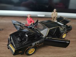 Pontiac Trans Am Bandit 1:18