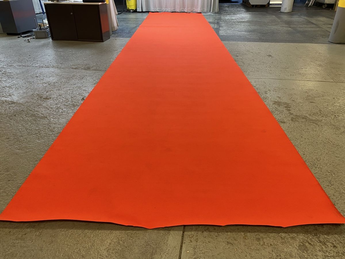 Tappeti: 10Meter roter Teppich 2m breit – Usato da Hägglingen venduto da Karin0802 4